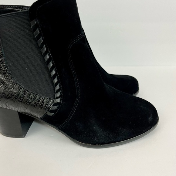 David Tate Black Suede Leather Stitch Accent Ankle Booties X-Wide Women Sz 10 WW - Picture 9 of 16